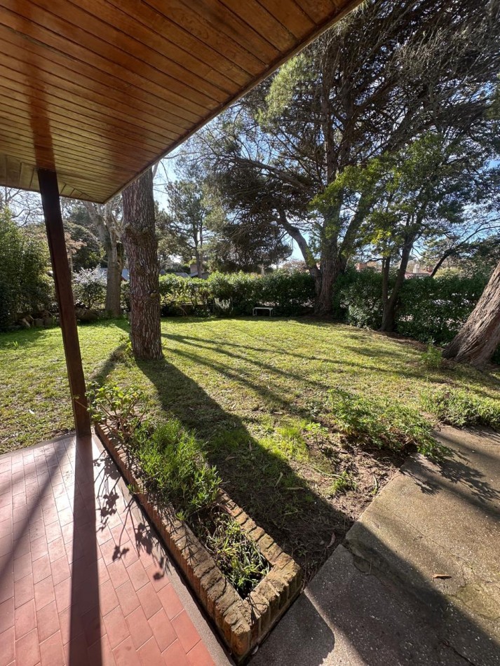 CASA EN VENTA EN VILLA GESELL 