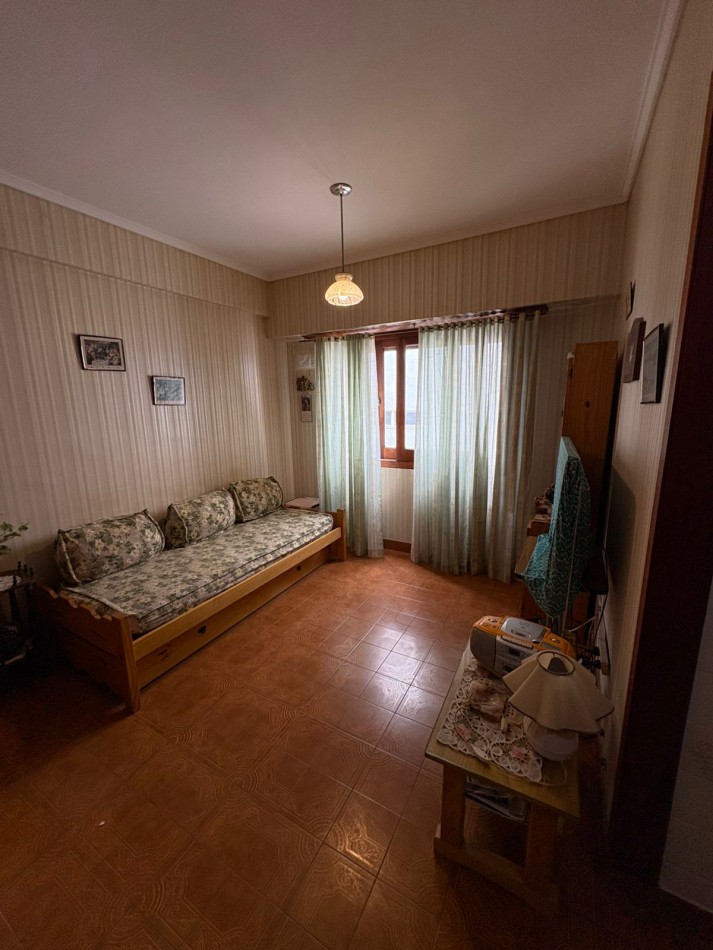 DEPARTAMENTO SOBRE PEATONAL