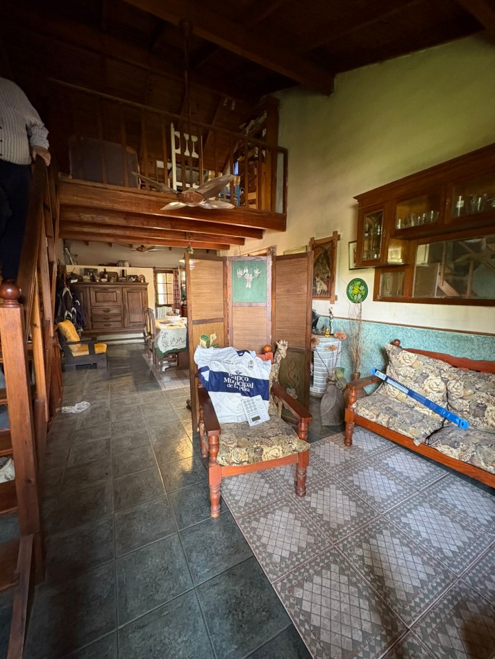 CASA TIPO CHALET + DEPTO DE 2 AMBIENTES