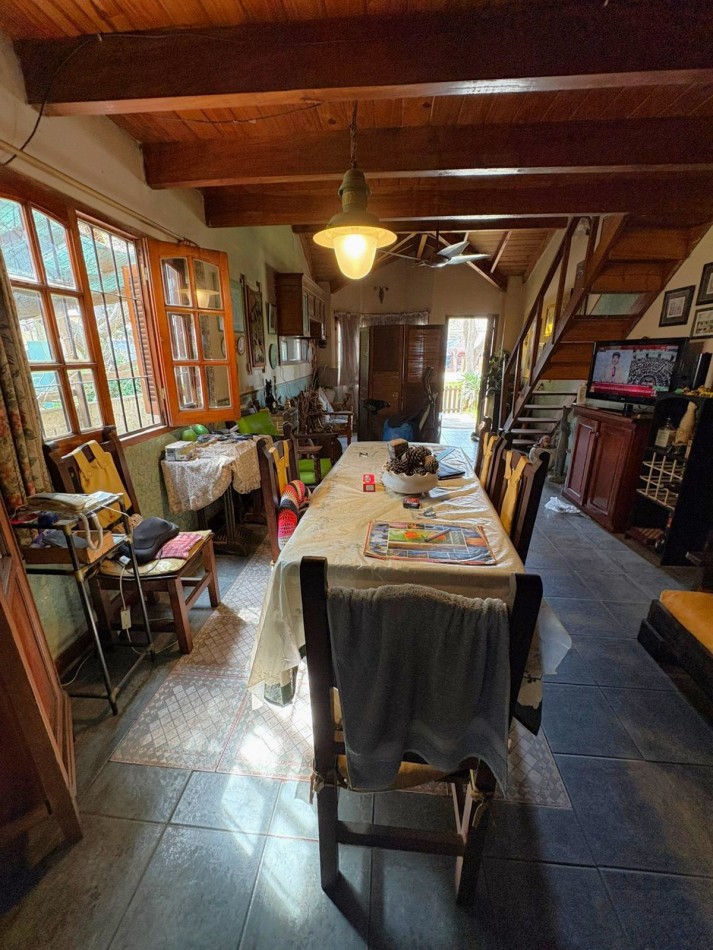 CASA TIPO CHALET + DEPTO DE 2 AMBIENTES