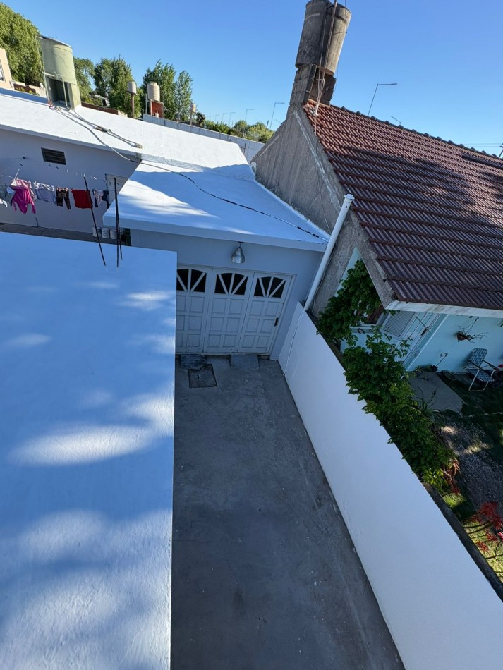 CASA AMERICANA CON DEPTO DE 3 AMBIENTES