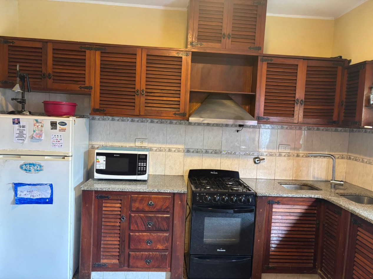 CASA AMERICANA CON DEPTO DE 3 AMBIENTES