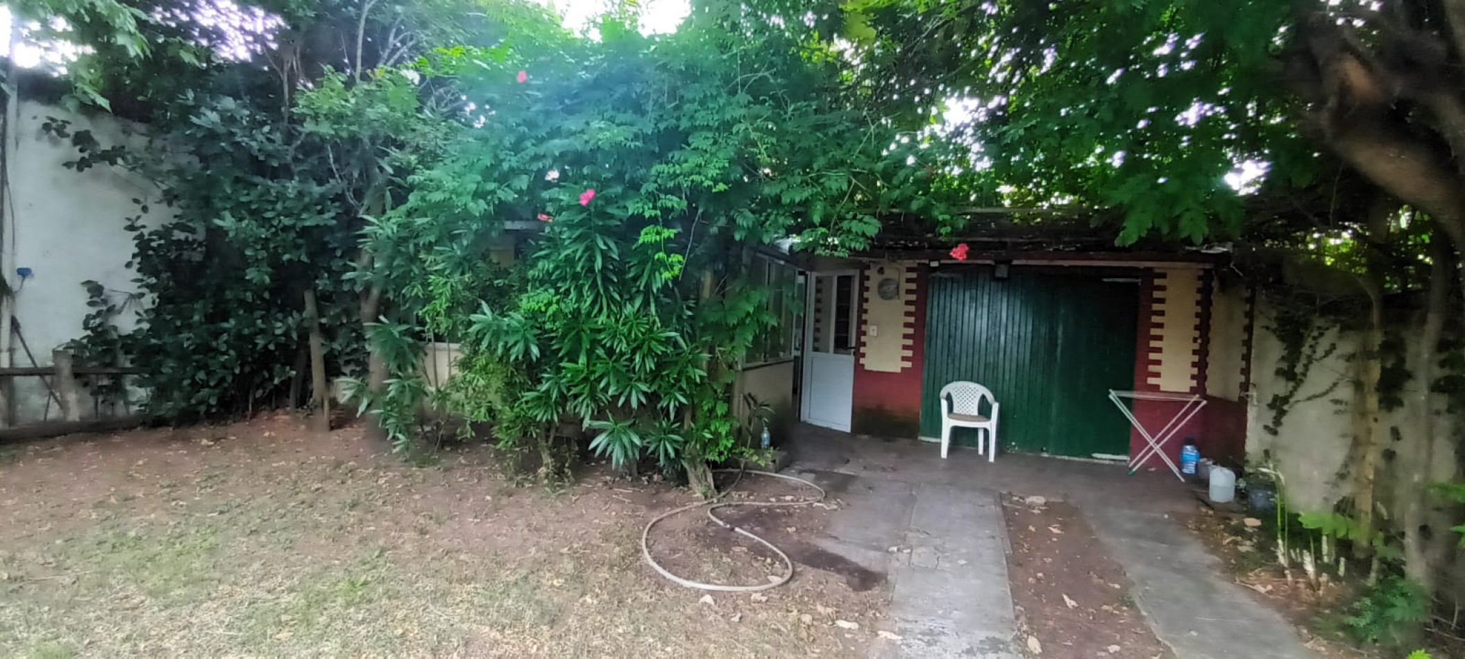 CASA EN 2 PLANTAS ,EXCELENTE  UBICACION 