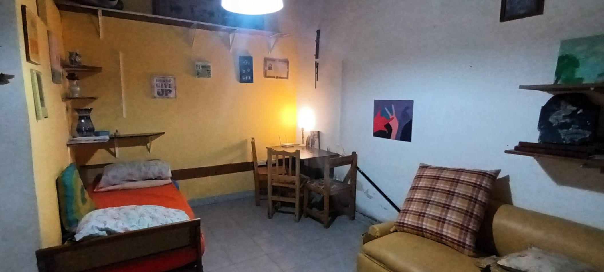 CASA EN 2 PLANTAS ,EXCELENTE  UBICACION 