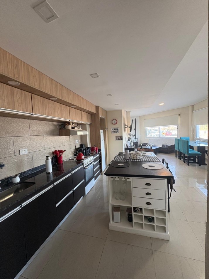 DEPARTAMENTO MODERNO FRENTE AL MAR