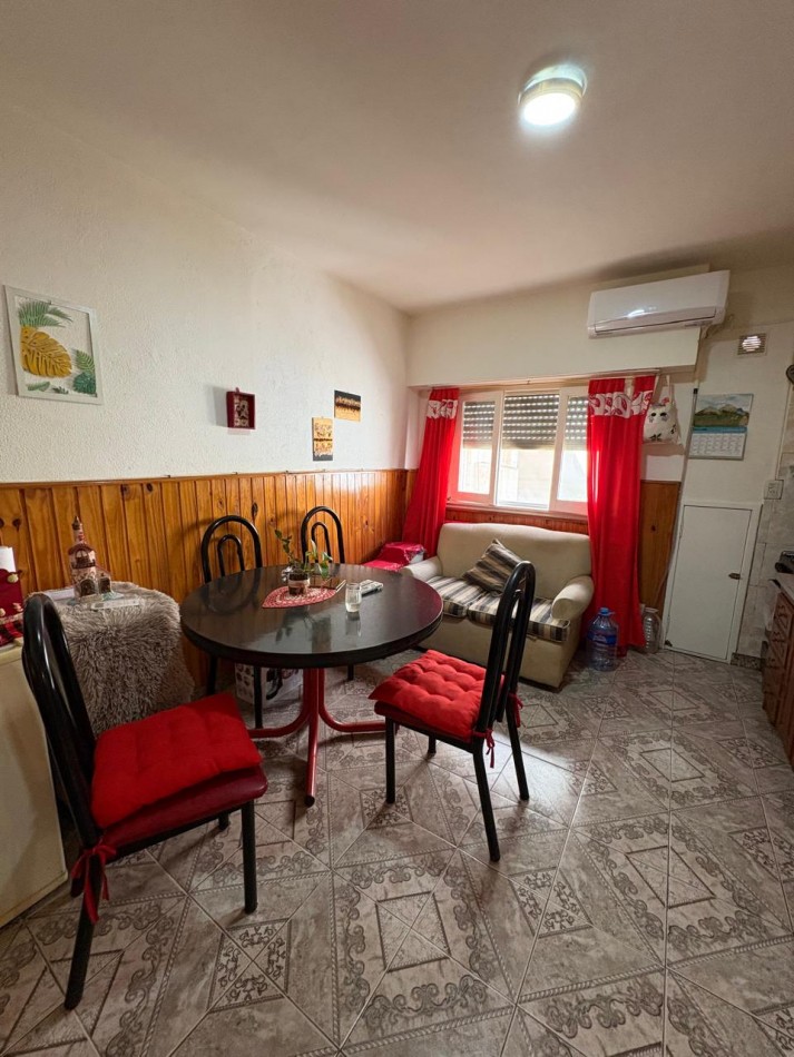 Departamento de 2 amb. con cochera