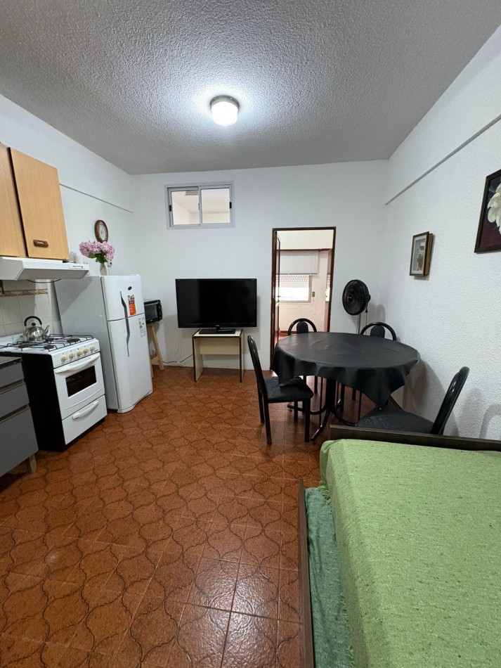 DEPARTAMENTO DE 2 AMBIENTES CENTRICO