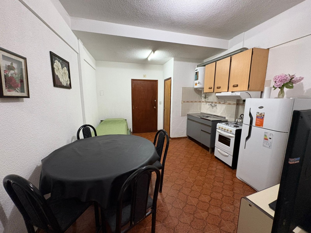 DEPARTAMENTO DE 2 AMBIENTES CENTRICO