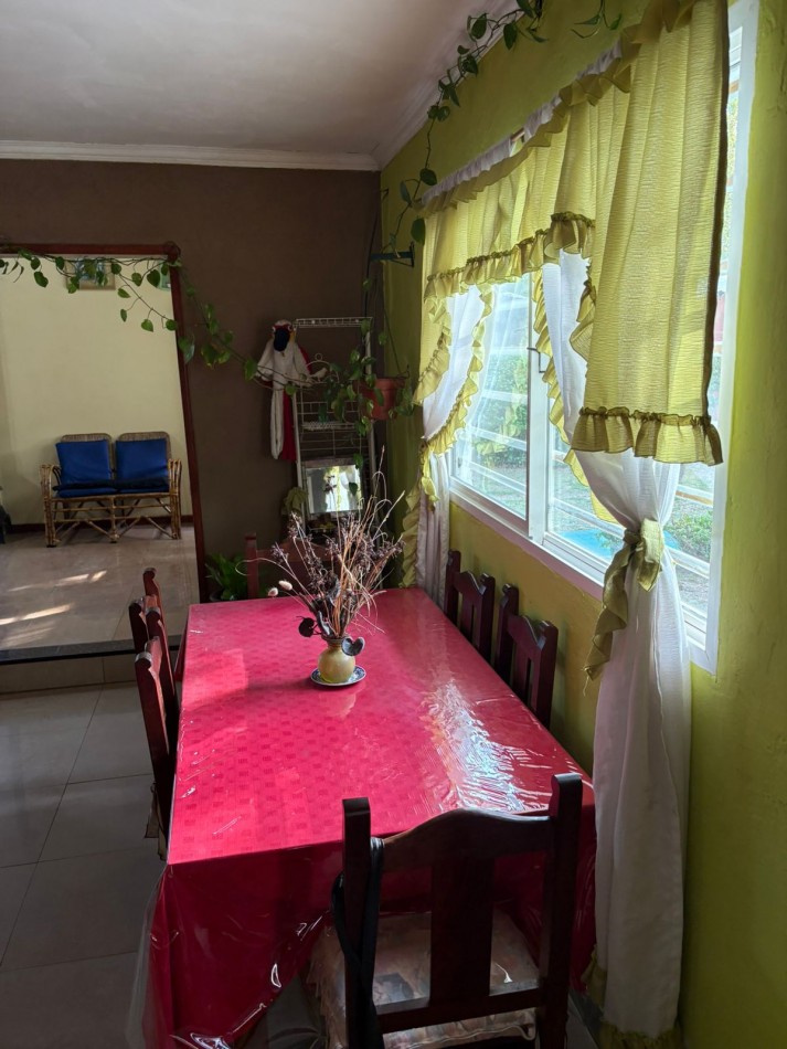 CASA DE 2 PLANTAS EXELENTE UBICACION