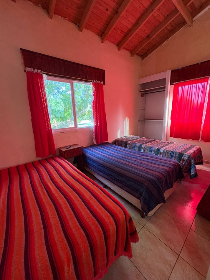 CASA DE 2 PLANTAS EXELENTE UBICACION