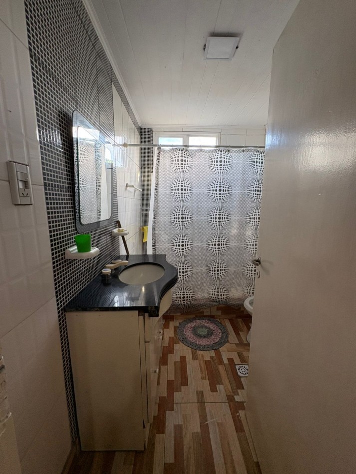 CASA DE 2 PLANTAS EXELENTE UBICACION