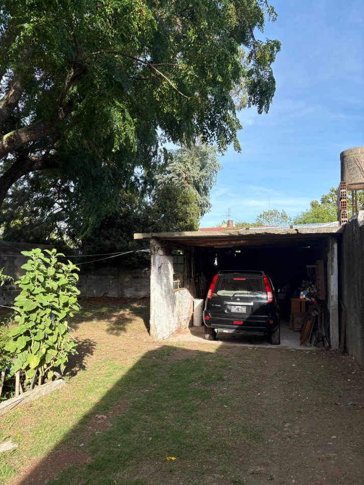 CASA DE 2 PLANTAS EXELENTE UBICACION