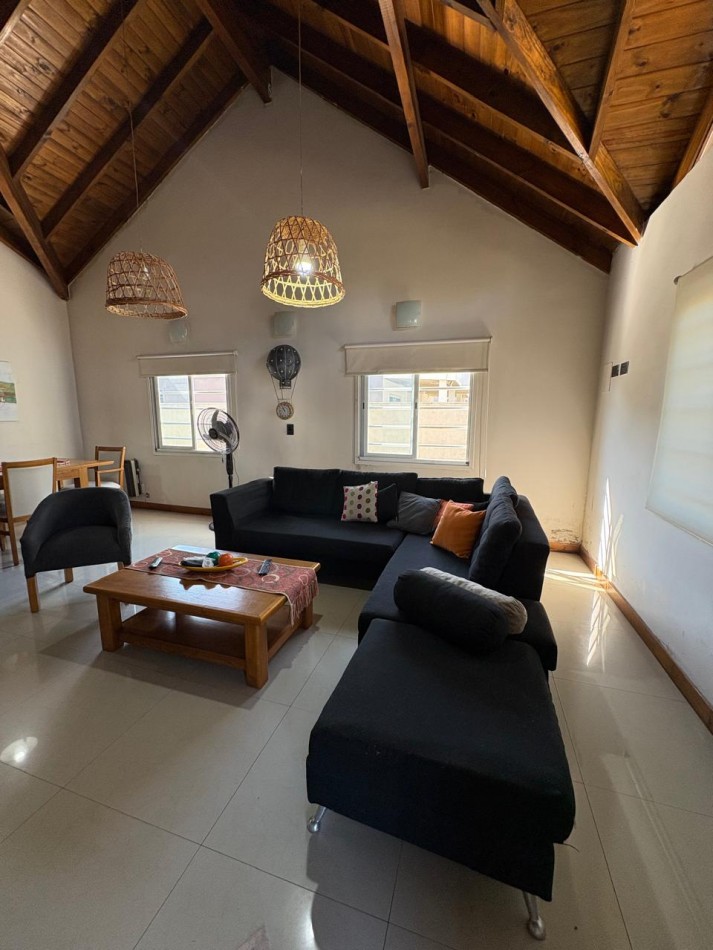 CASA TIPO CHALET EN ZONA RESIDENCIAL
