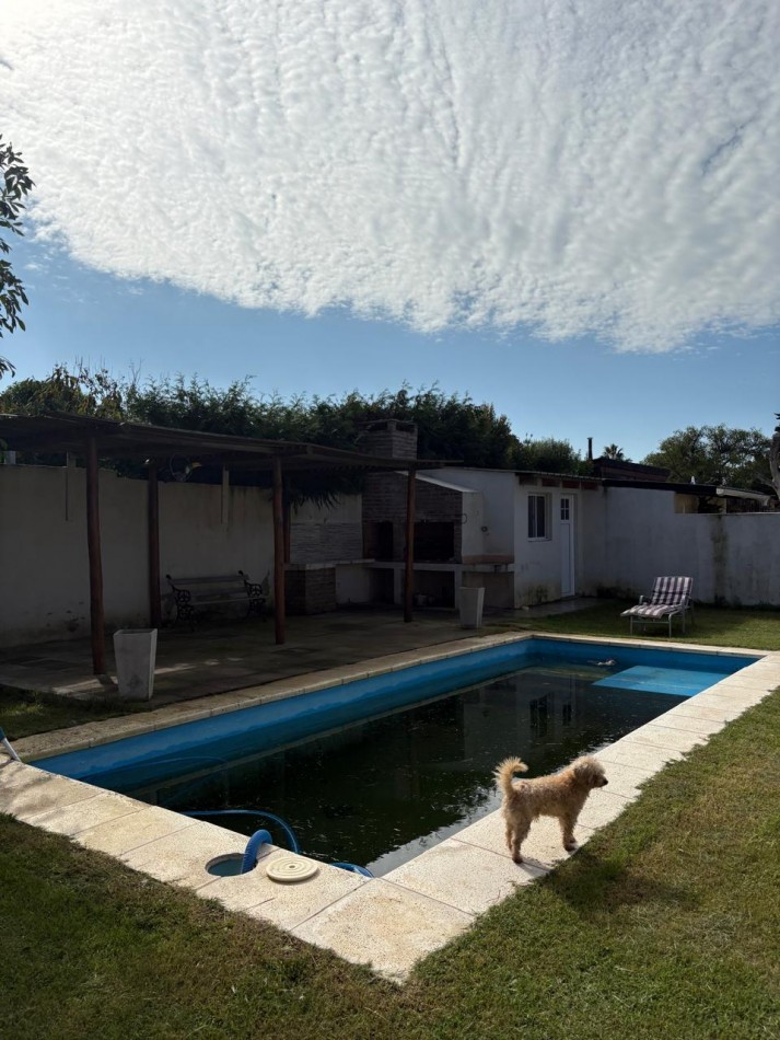 CASA TIPO CHALET EN ZONA RESIDENCIAL