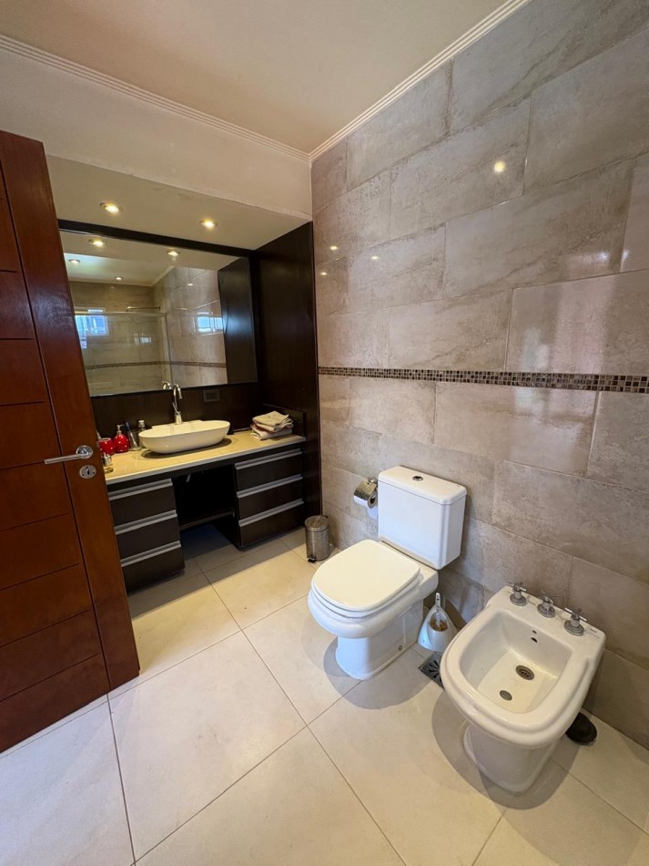 CASA TIPO CHALET EN ZONA RESIDENCIAL