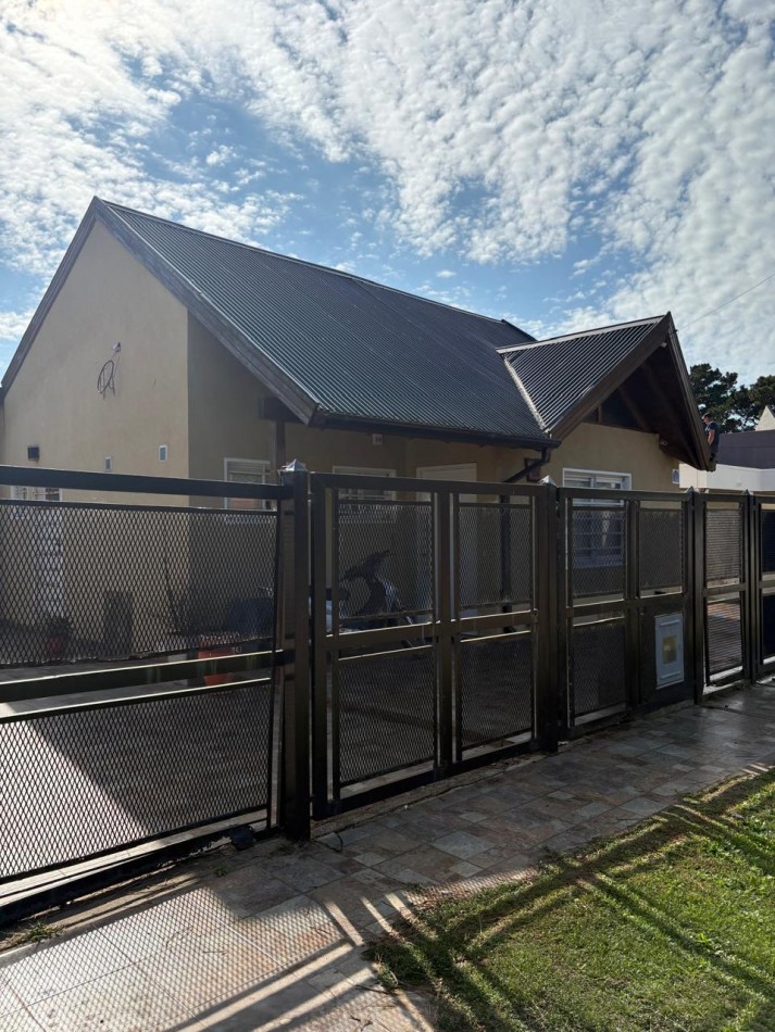 CASA TIPO CHALET EN ZONA RESIDENCIAL