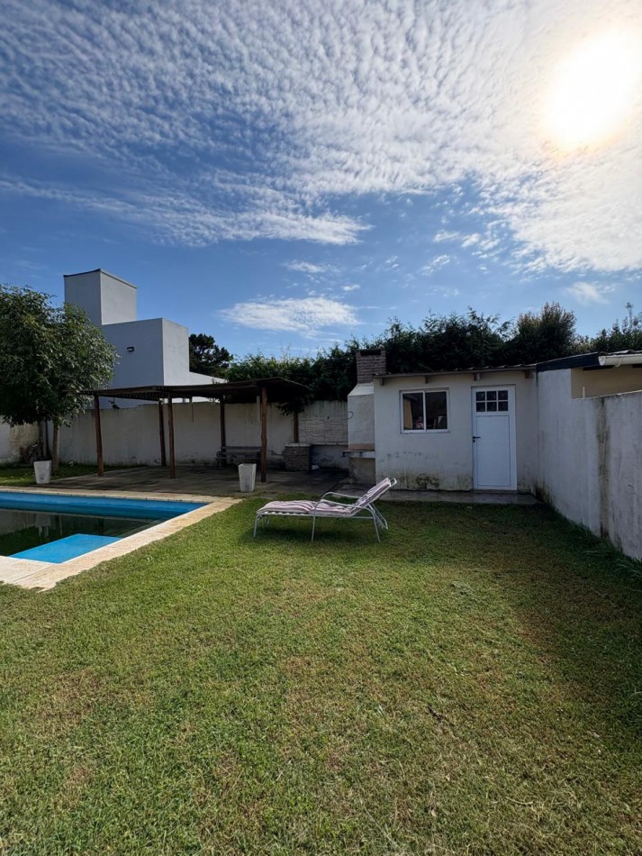 CASA TIPO CHALET EN ZONA RESIDENCIAL