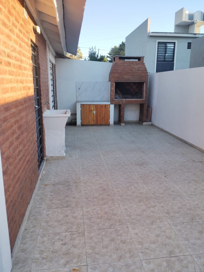 CASA TIPO CHALET EN ZONA RESIDENCIAL