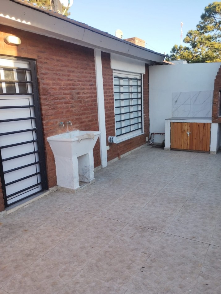 CASA TIPO CHALET EN ZONA RESIDENCIAL