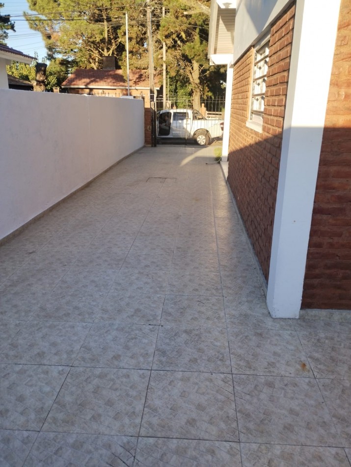 CASA TIPO CHALET EN ZONA RESIDENCIAL
