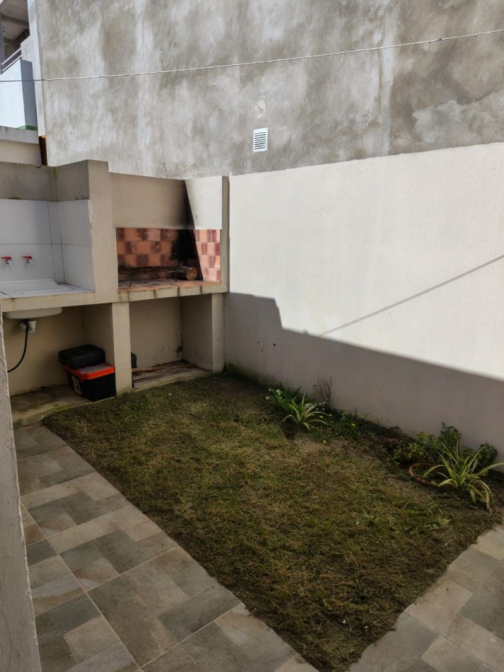 CASA ESTILO MINIMALISTA A ESTRENAR