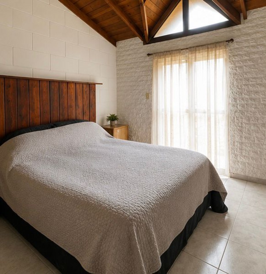 CASA CON DUPLEX CERCA DEL MAR