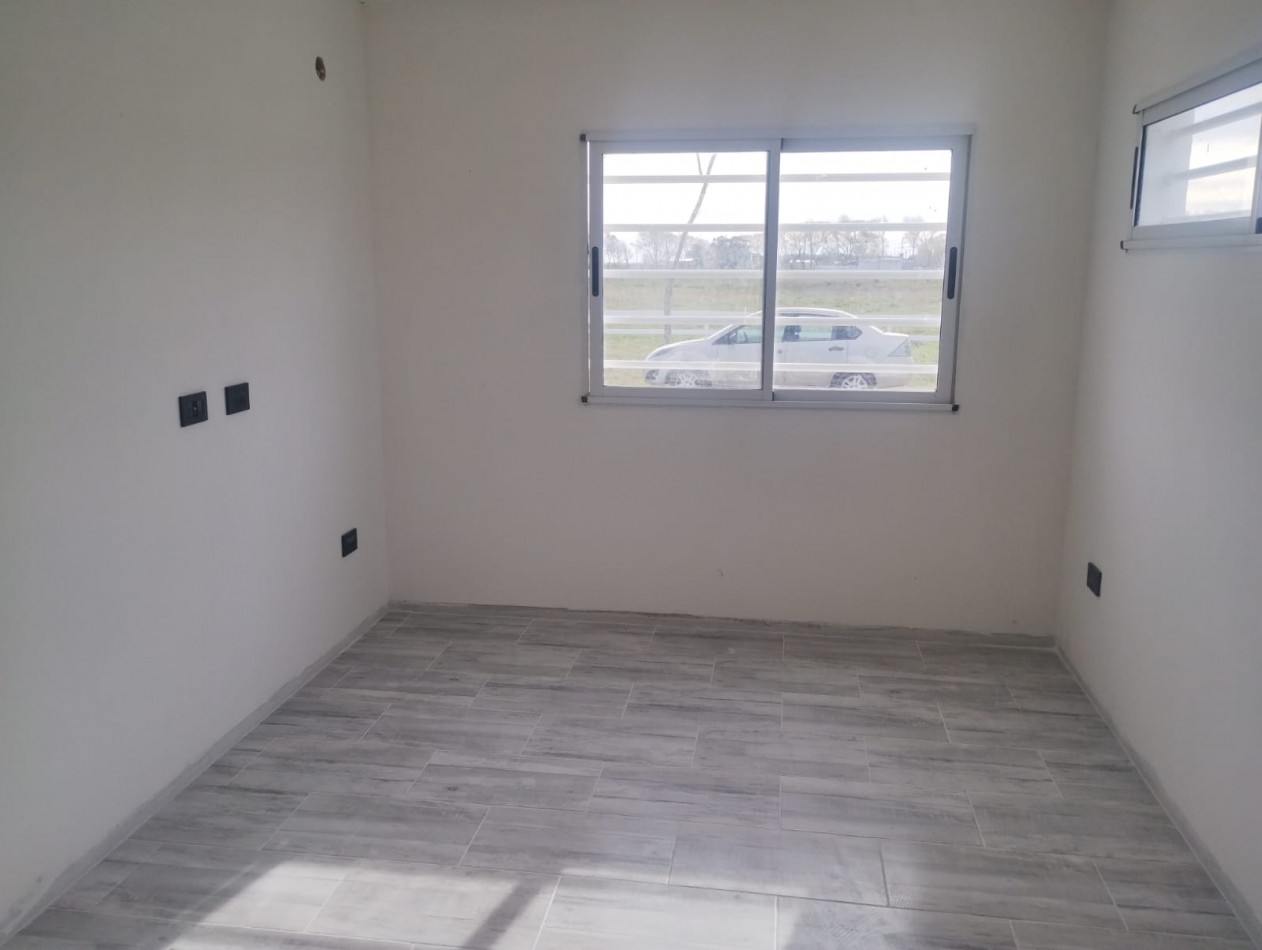 DUPLEX EN BARRIO SEMI CERRADO