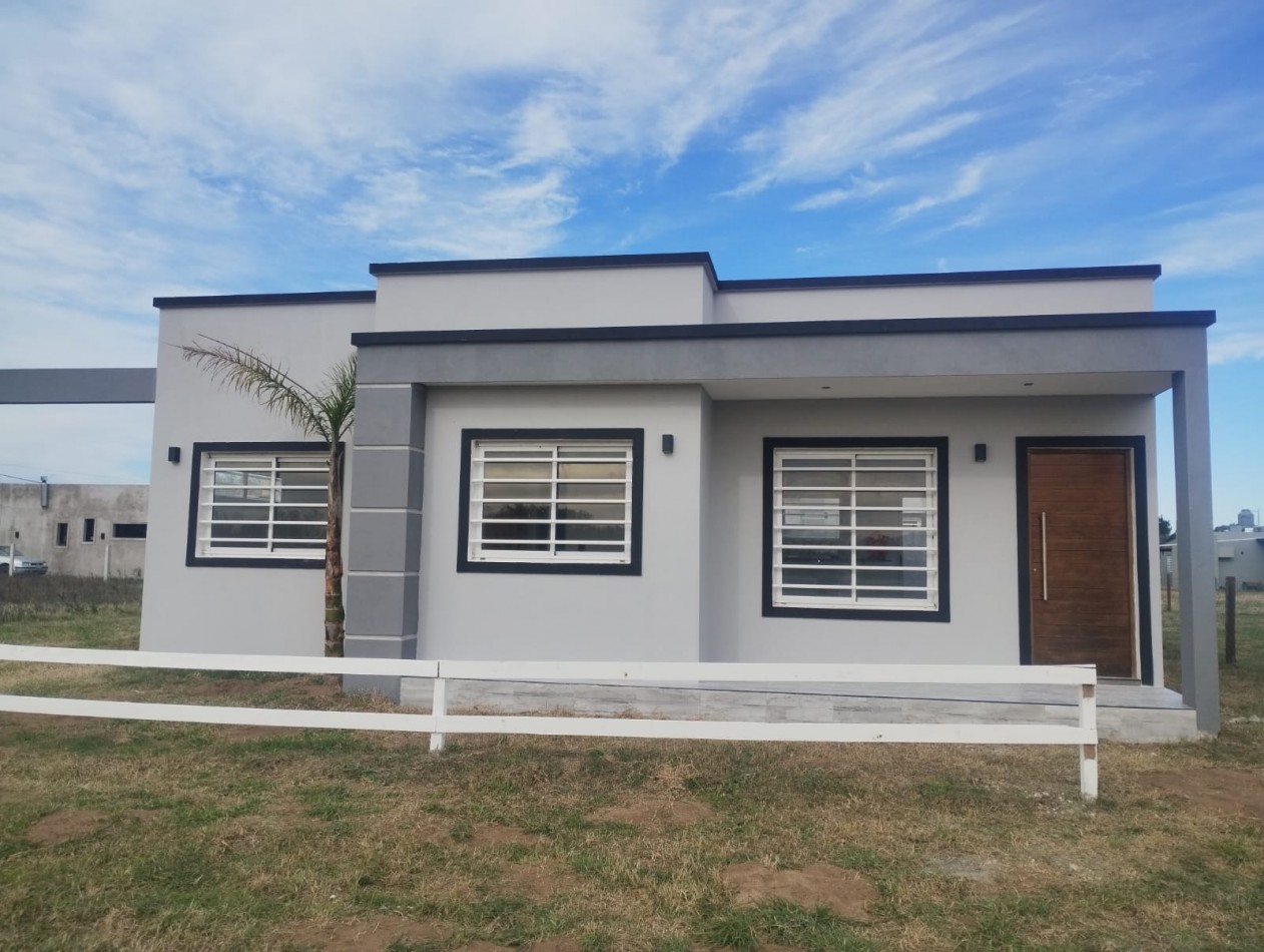 DUPLEX EN BARRIO SEMI CERRADO