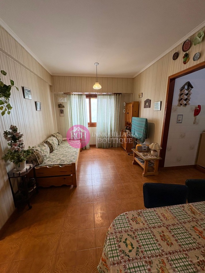 DEPARTAMENTO SOBRE PEATONAL