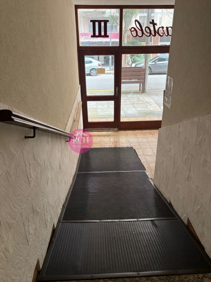 DEPARTAMENTO SOBRE PEATONAL