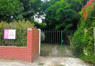 CASA EN 2 PLANTAS ,EXCELENTE  UBICACION 