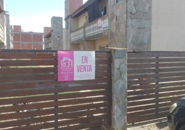 COMPLEJO DE 8 DEPARTAMENTOS A 50 MTS DEL MAR